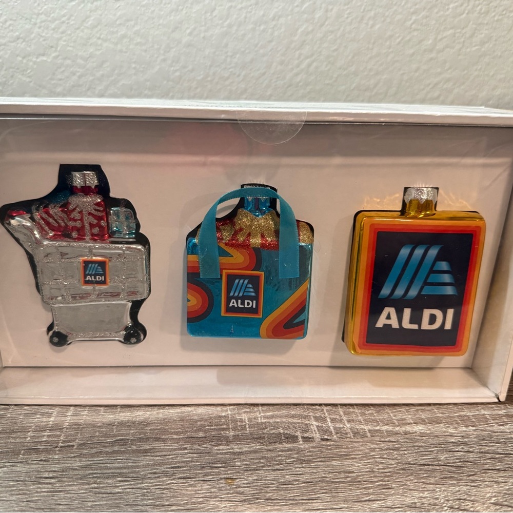 Aldi Ornament Set
